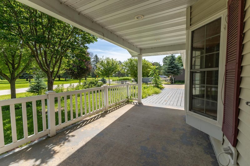189 N County Road 56, Le Roy, MN 55951