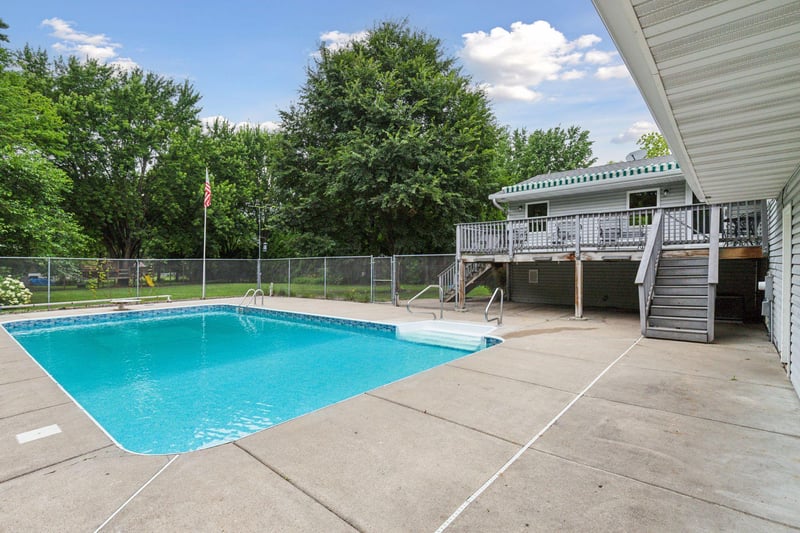 2965 Edgerton St, Little Canada, MN 55117