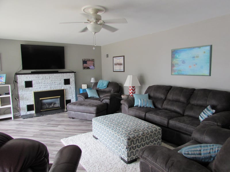 1317 Beach Pl, Fairmont, MN 56031