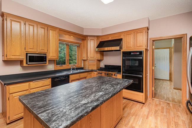 9230 Unity St NW, Coon Rapids, MN 55433
