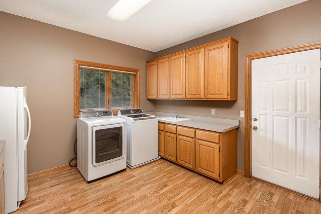 9230 Unity St NW, Coon Rapids, MN 55433