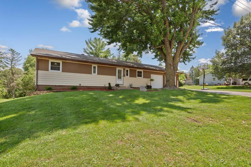 313 Cherry St, Cleveland, MN 56017