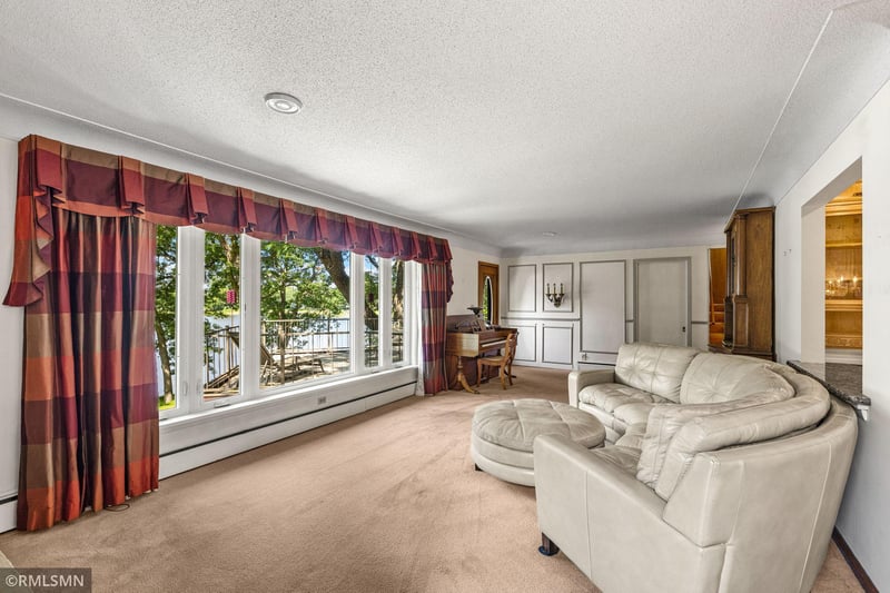 26 E Golden Lake Rd, Circle Pines, MN 55014