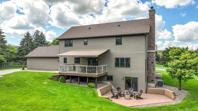 3946 Woodcrest Ct, Eau Claire, WI 54701