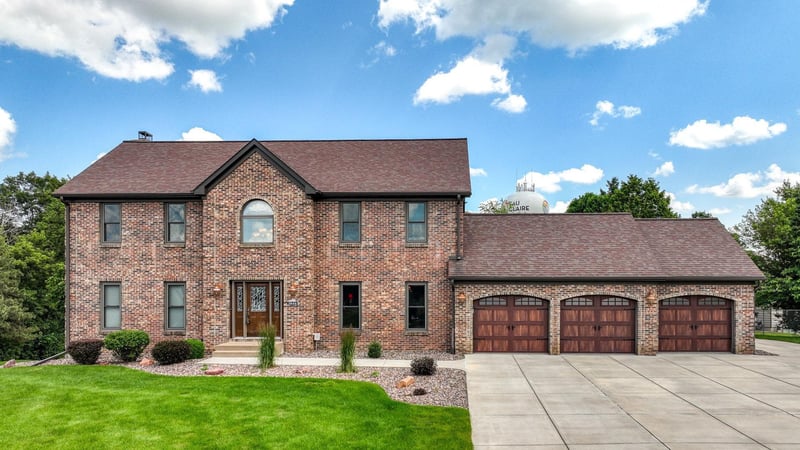 3946 Woodcrest Ct, Eau Claire, WI 54701