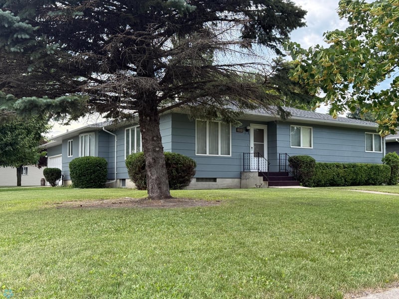 201 5th St W, Ada, MN 56510
