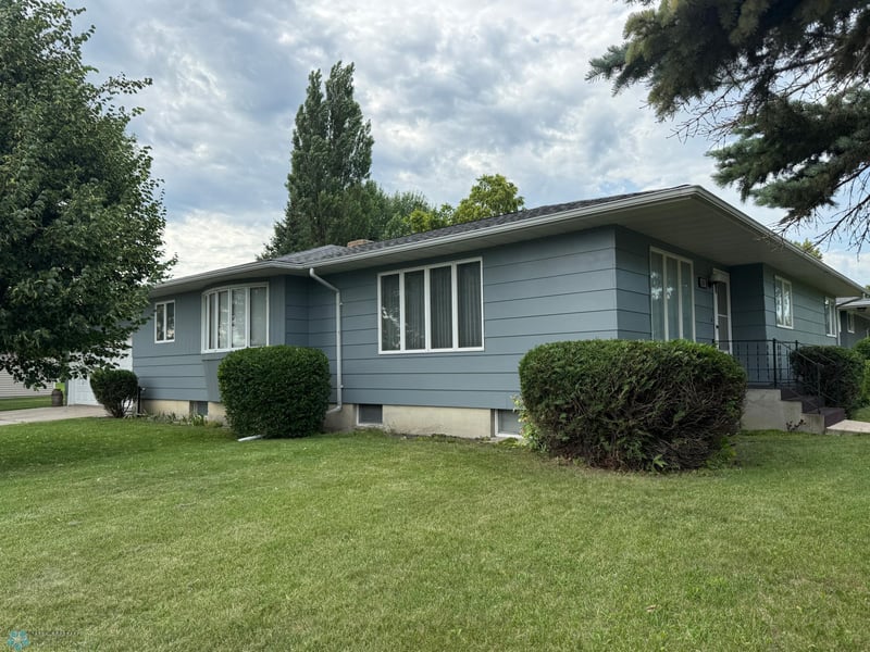 201 5th St W, Ada, MN 56510