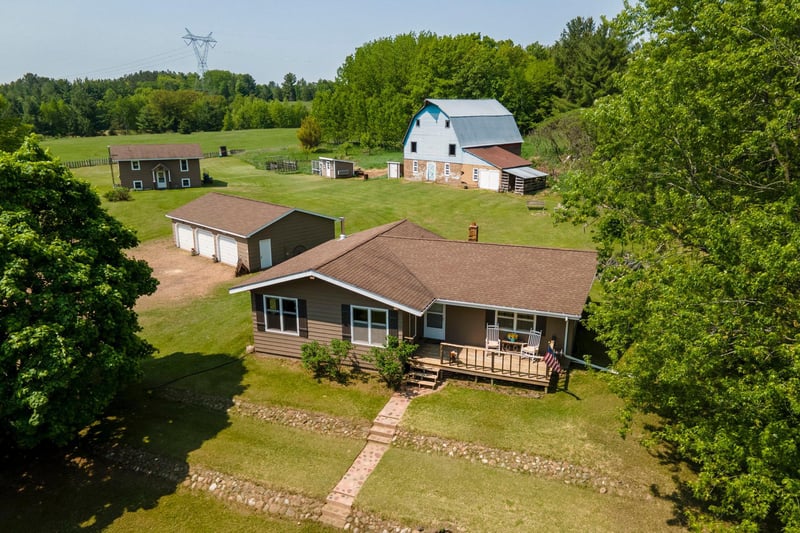 18400 Lundgren Dr, Finlayson, MN 55735