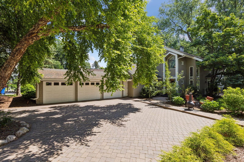 2 Edgcumbe Pl, Saint Paul, MN 55116
