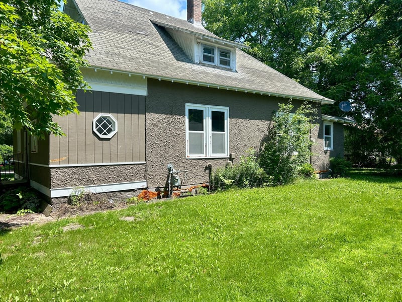 110 1st Ave NE, Bertha, MN 56437