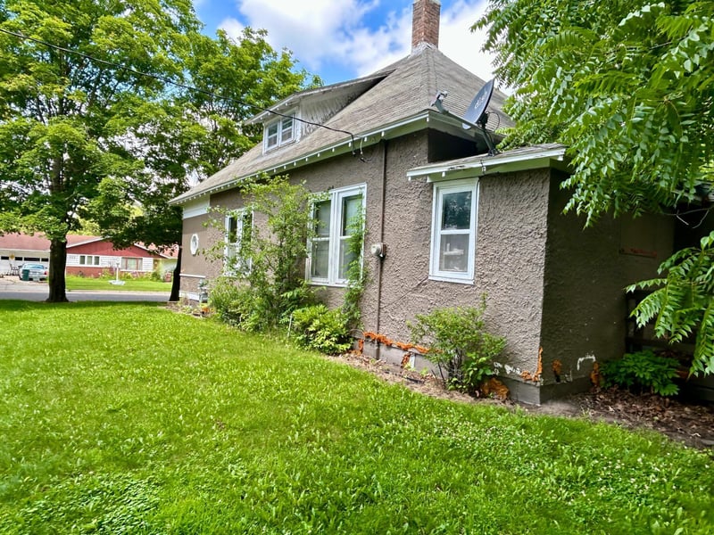 110 1st Ave NE, Bertha, MN 56437