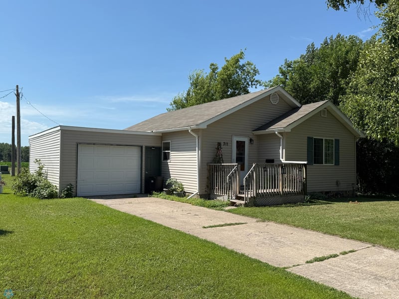 311 W 4th Ave S, Ada, MN 56510