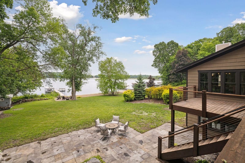 3920 Hawthorne Cir, Excelsior, MN 55331