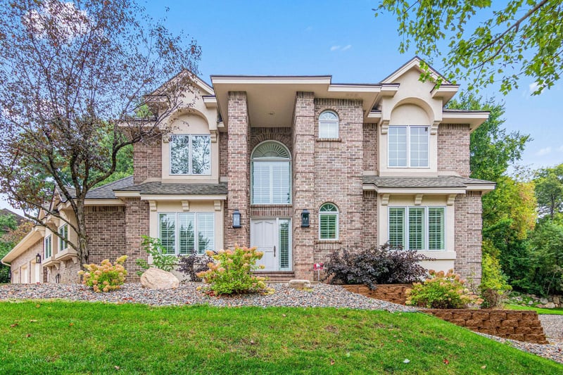 13828 Guild Ave, Apple Valley, MN 55124