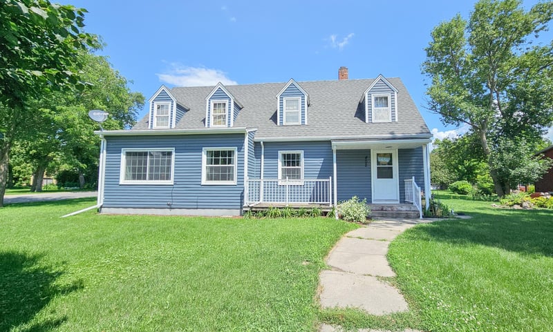 402 1st St, Belview, MN 56214