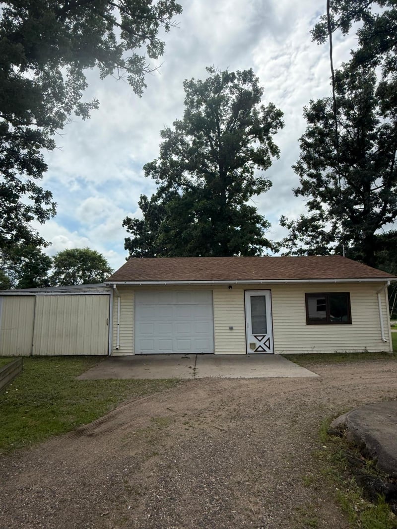 103 W 4th St, Randall, MN 56475