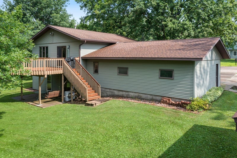 915 Nedvidek St, Cumberland, WI 54829