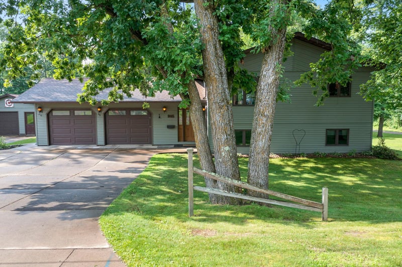 915 Nedvidek St, Cumberland, WI 54829