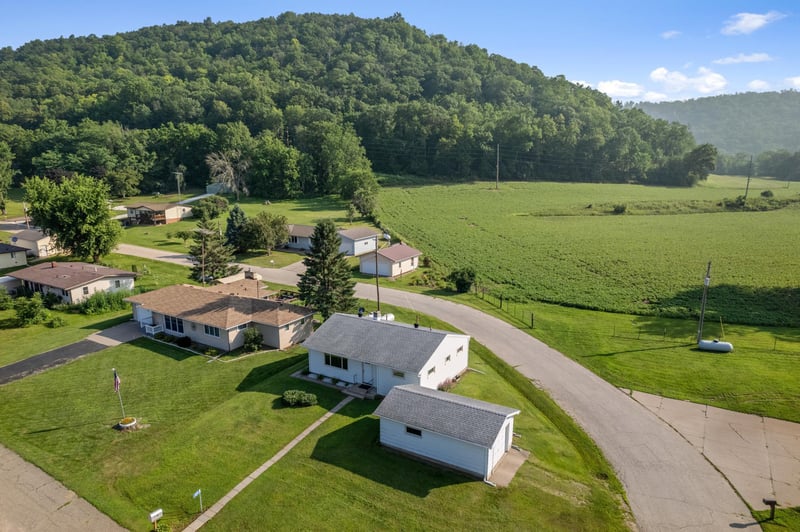 S1578 Lake St, Alma, WI 54610