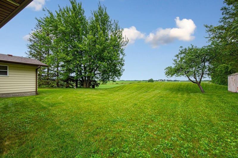 7793 Austin Rd, Claremont, MN 55924