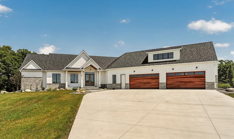 4868 Royal Oaks Cir SW, Rochester, MN 55902
