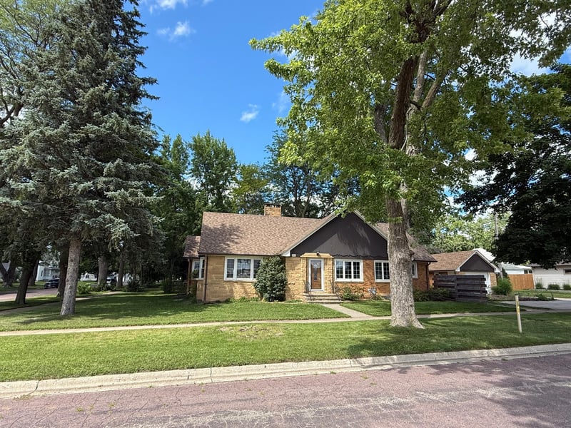 201 5th Ave N, Lakefield, MN 56150