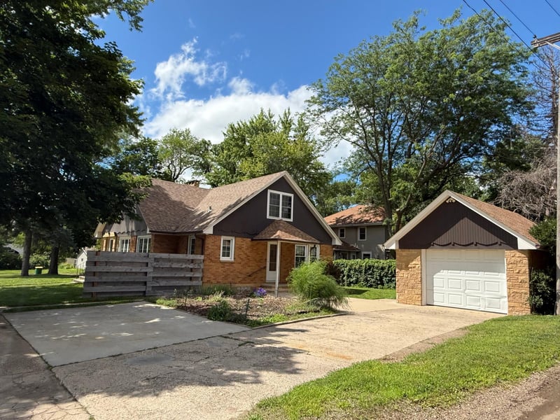 201 5th Ave N, Lakefield, MN 56150