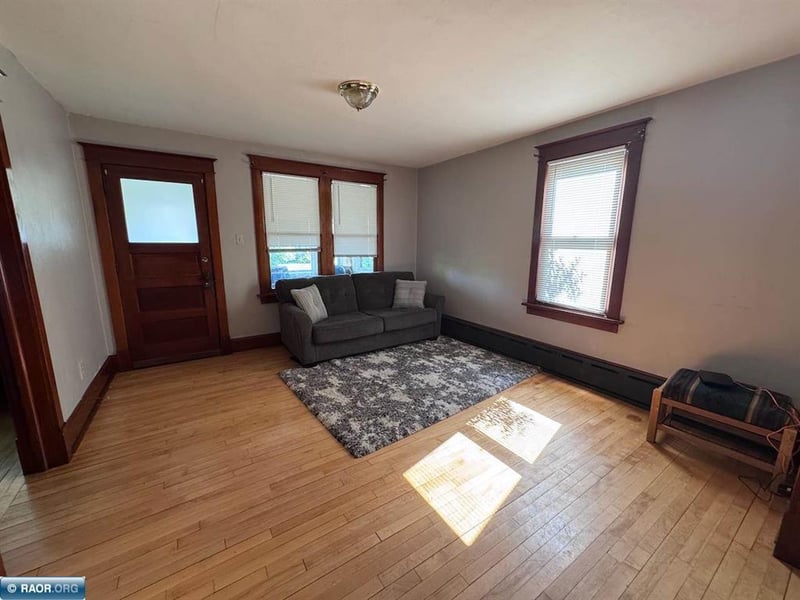 1027 E Chapman St, Ely, MN 55731