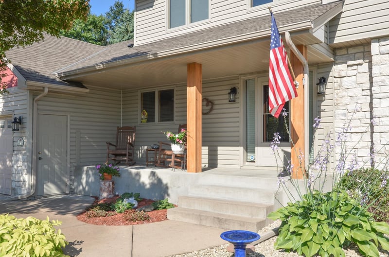 6326 White Owl Dr, Circle Pines, MN 55014