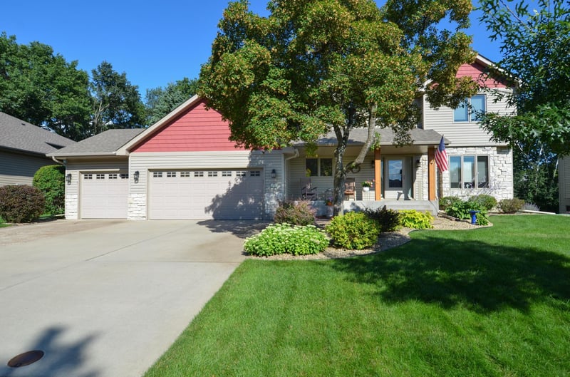 6326 White Owl Dr, Circle Pines, MN 55014