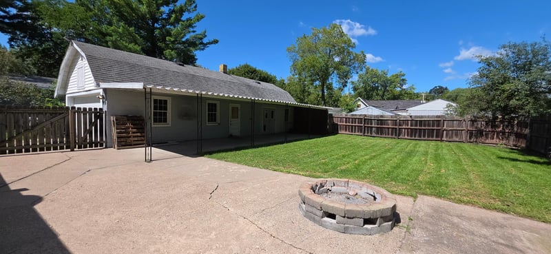 20054 W Mill Rd, Galesville, WI 54630