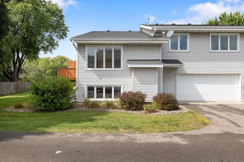6744 Foliage Ct W, Rosemount, MN 55068