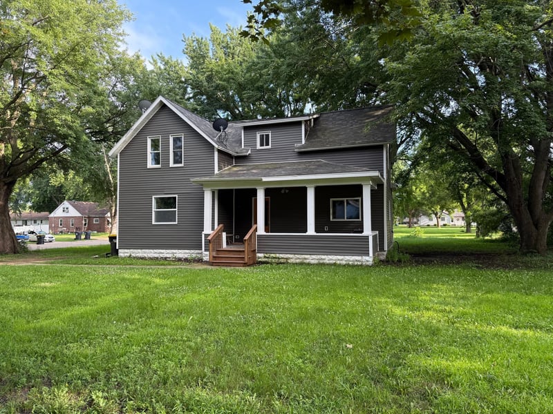 401 Bedal St, Walnut Grove, MN 56180