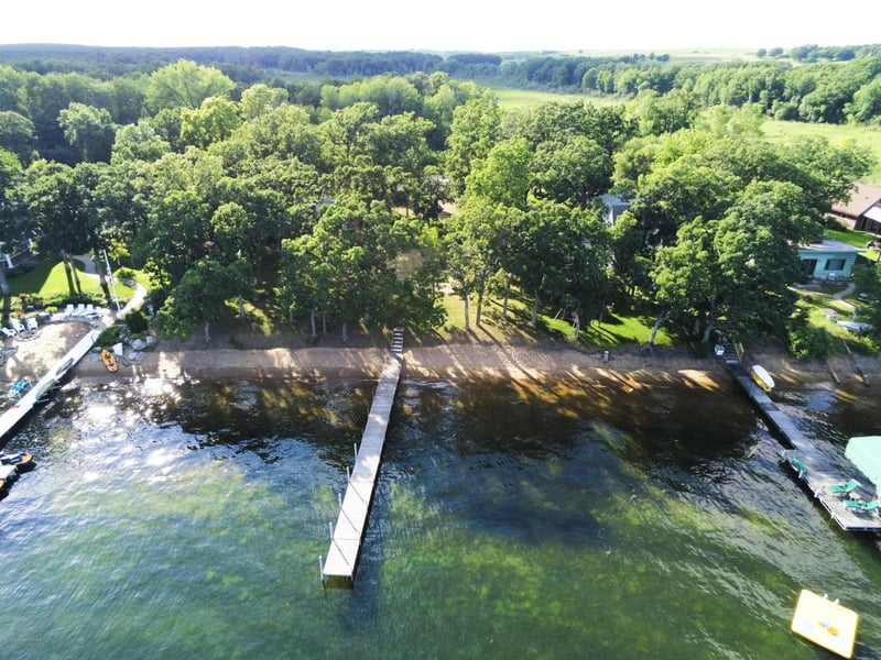 51782 Pelican Point Dr, Detroit Lakes, MN 56501