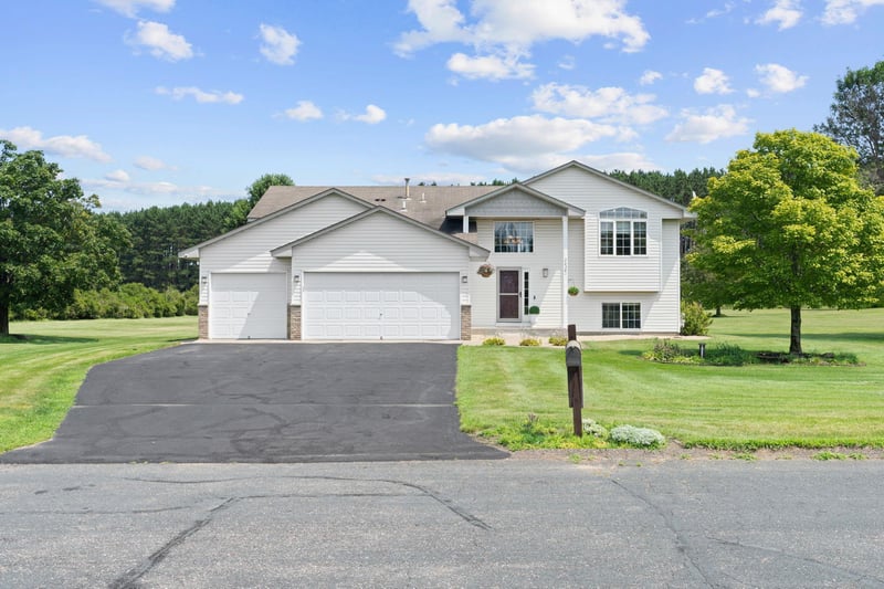 22381 Jenkins St NE, East Bethel, MN 55005