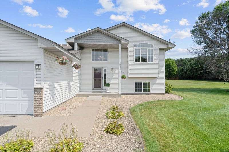 22381 Jenkins St NE, East Bethel, MN 55005