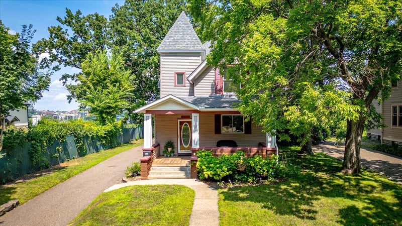 225 Isabel St W, Saint Paul, MN 55107