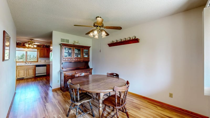 32423 207th Ave, Chatfield, MN 55923