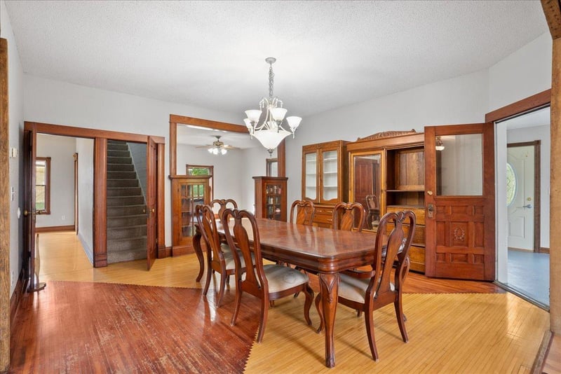 414 S Main St, Elmwood, WI 54740
