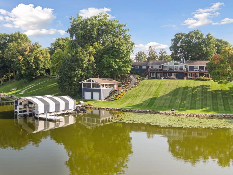1300 Vine Pl, Mound, MN 55364
