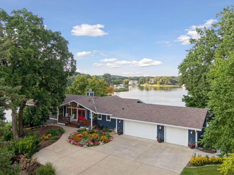 1300 Vine Pl, Mound, MN 55364