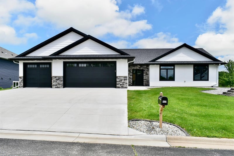 633 Manheim Ave, Saint Charles, MN 55972