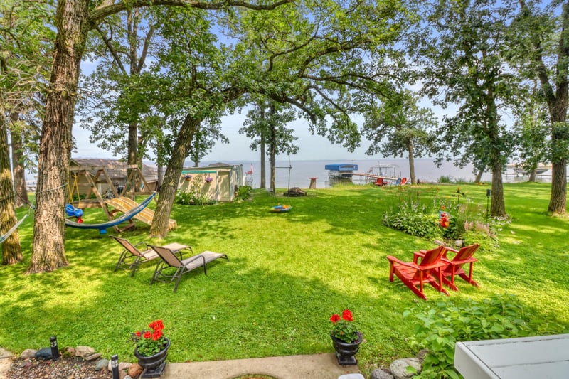 44587 Yellow Pine Dr, Perham, MN 56573