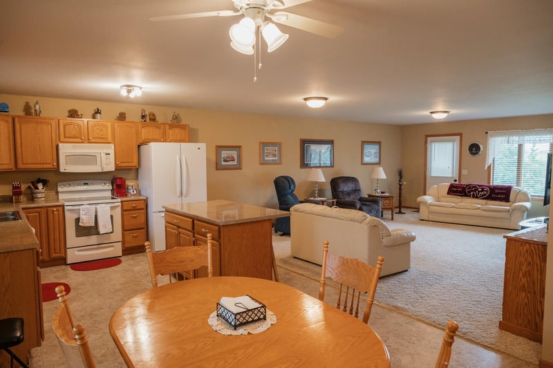 118 E 5th St N, Truman, MN 56088