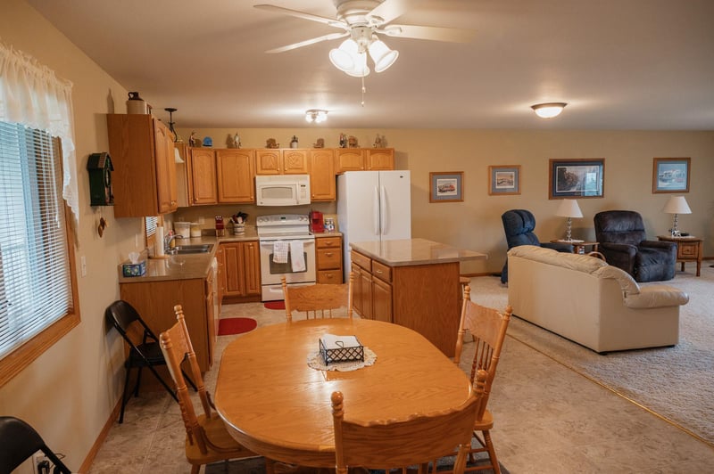 118 E 5th St N, Truman, MN 56088