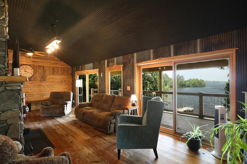 8921 Palm Rd, Britt, MN 55710
