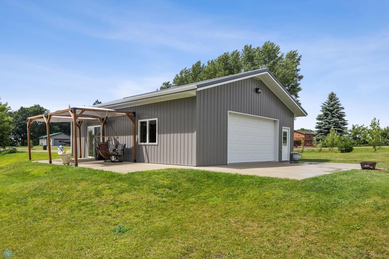 19617 Johnson Dr, Audubon, MN 56511