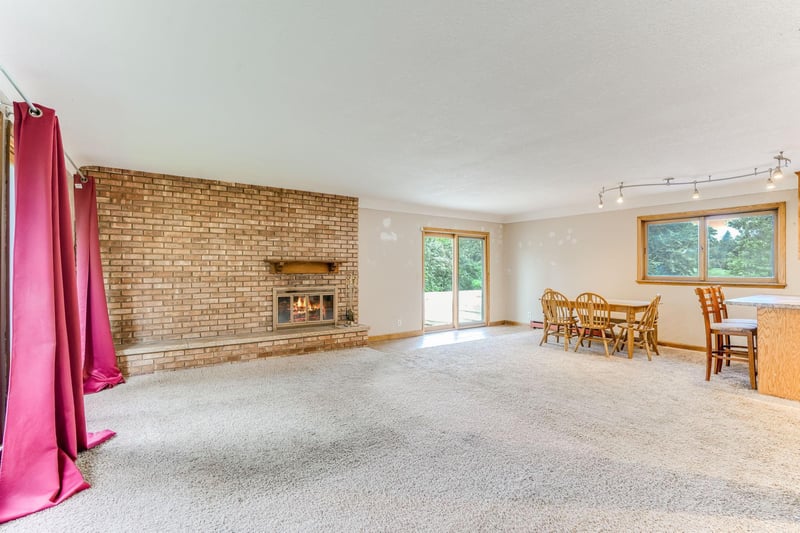 1941 Dodd Rd, Mendota Heights, MN 55118