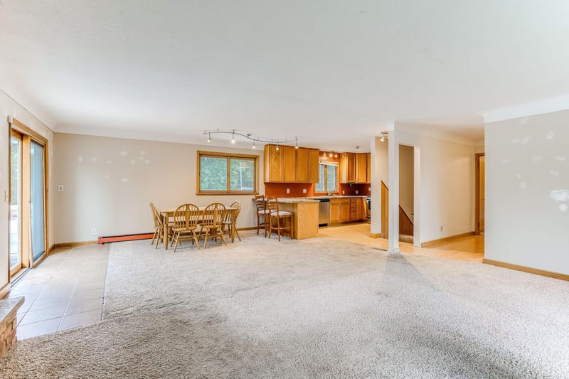 1941 Dodd Rd, Mendota Heights, MN 55118
