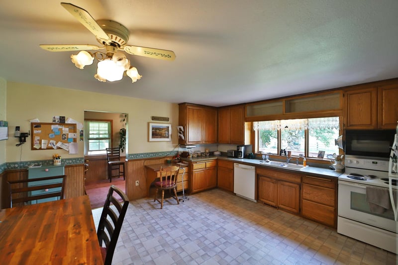 44655 Red Oak Rd, Staples, MN 56479